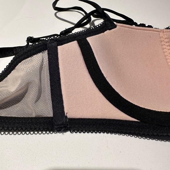 B Tempt’d Black Lace Bra - Picture 10 of 10